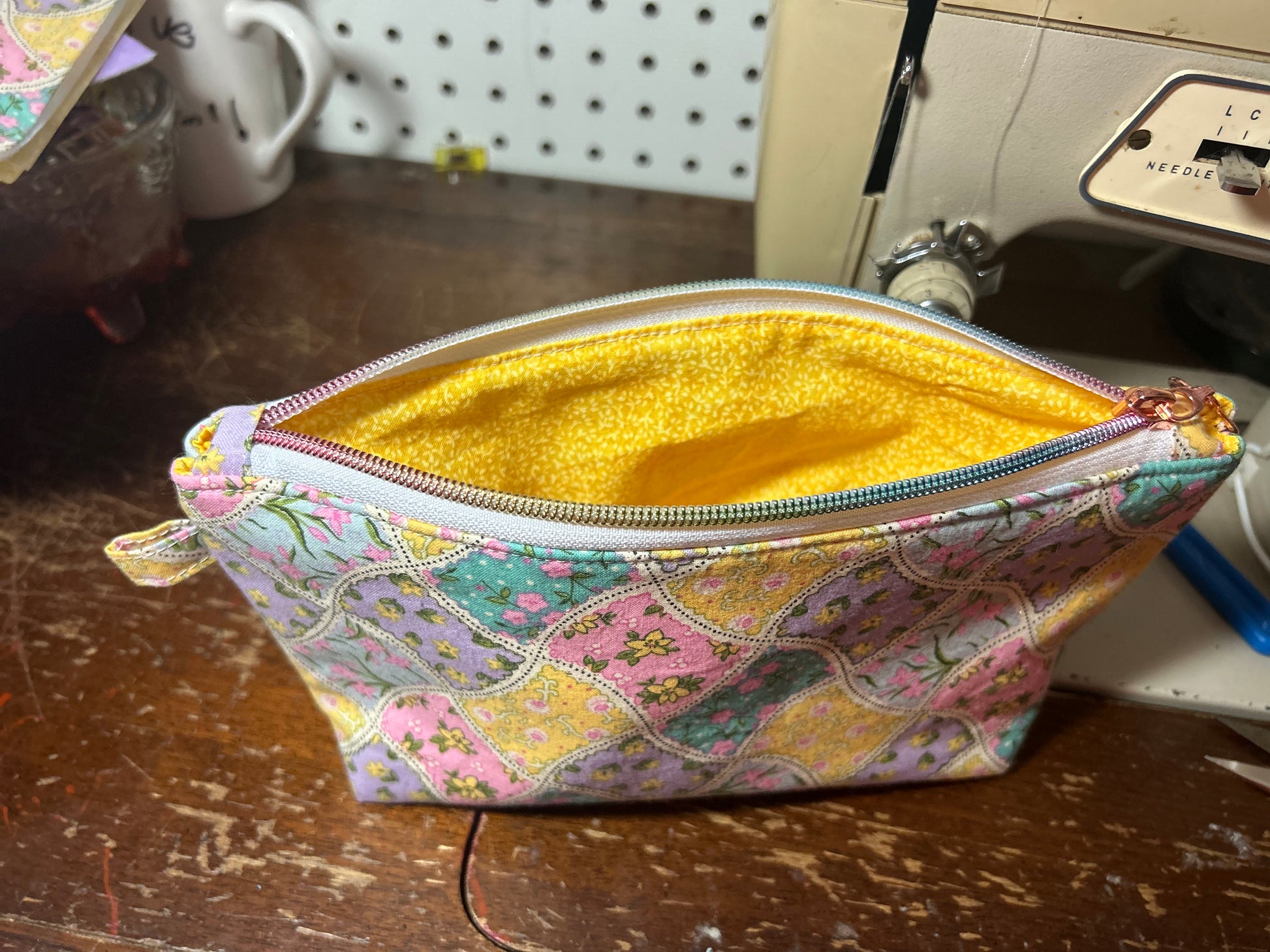 zipper pouch-yellow lining